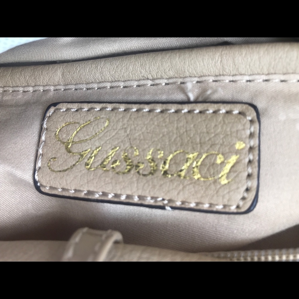 Gussachi neutral with patent trim and crossbody👝 - Picture 2 of 8